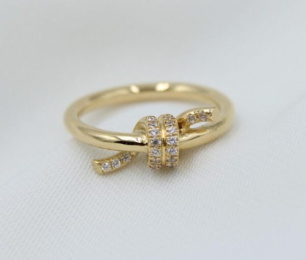 18k gold love knot ring