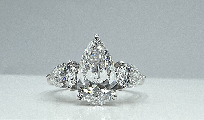 Trilogy-Pear-Lab-Diamond-Engagement-Ring-00