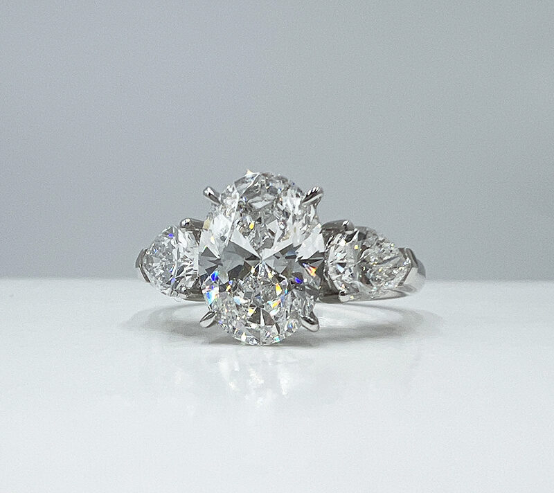 Oval Three stoneLab Diamond Ring
