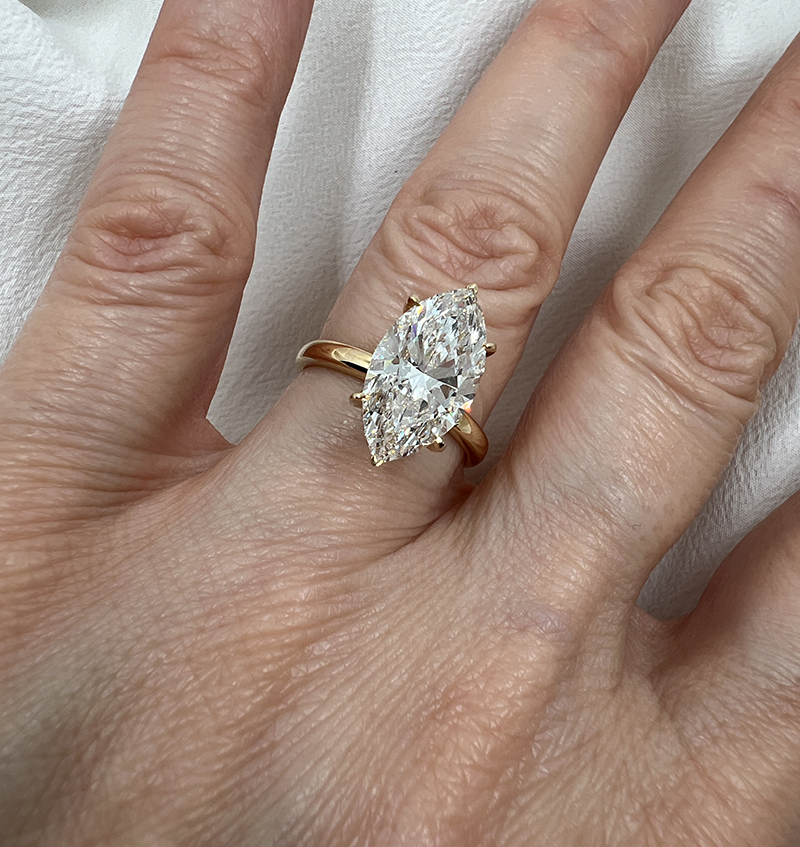 marquise-engagement-ring-gold-04