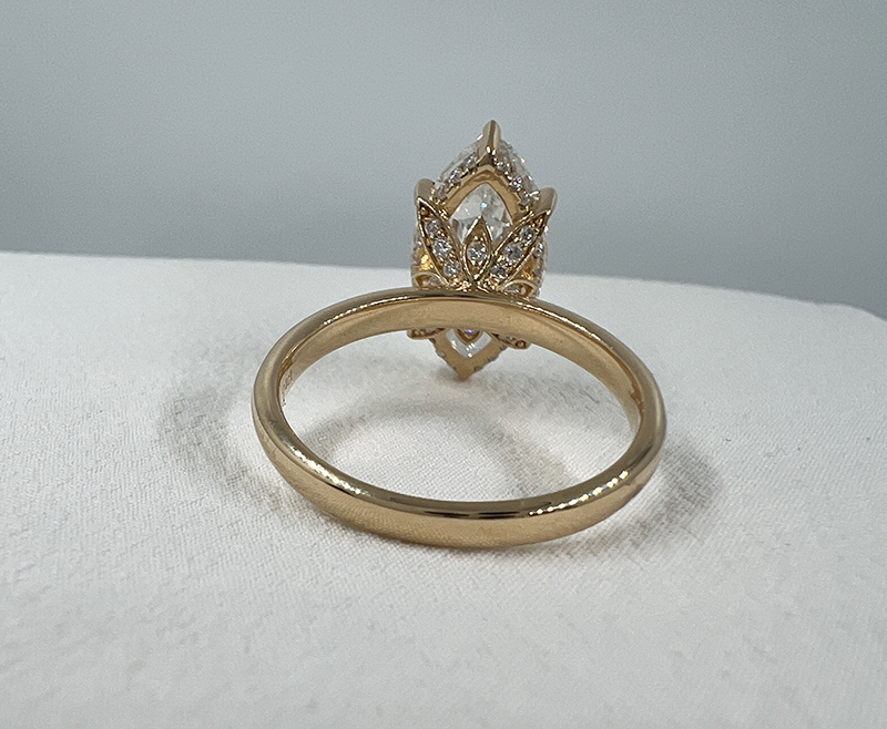 marquise-engagement-ring-gold-06