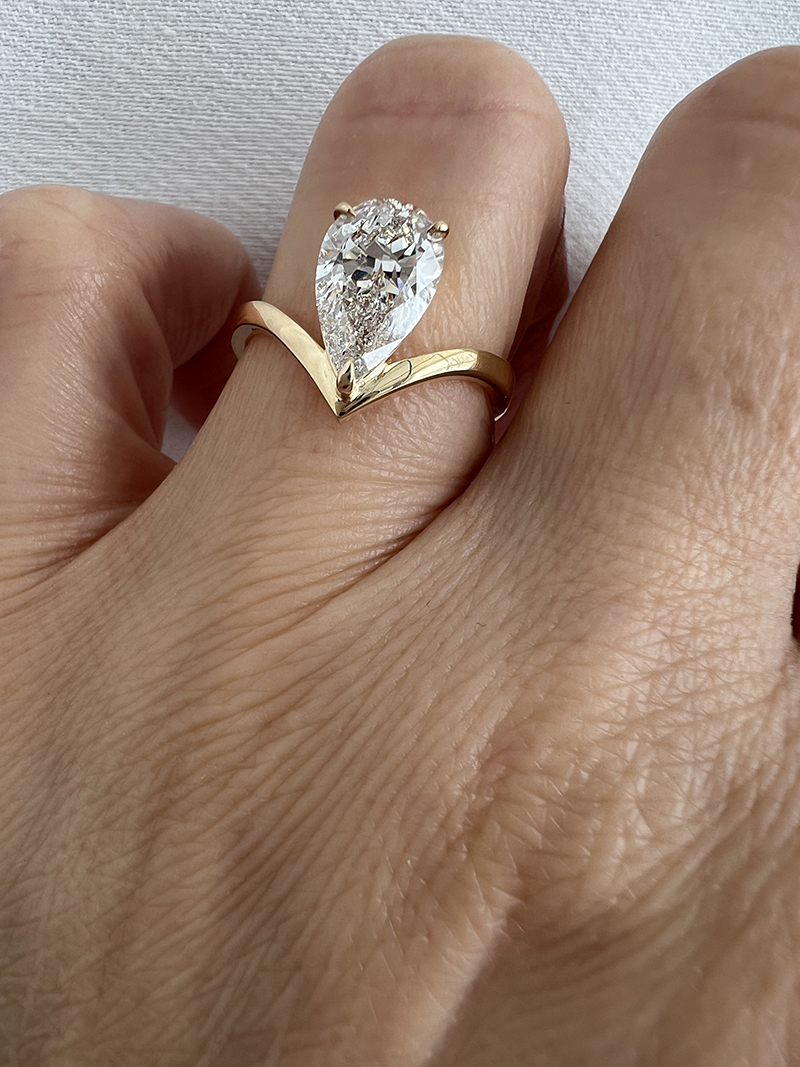 v-band-diamond-engagement-ring-09 V band pear diamond engagement ring