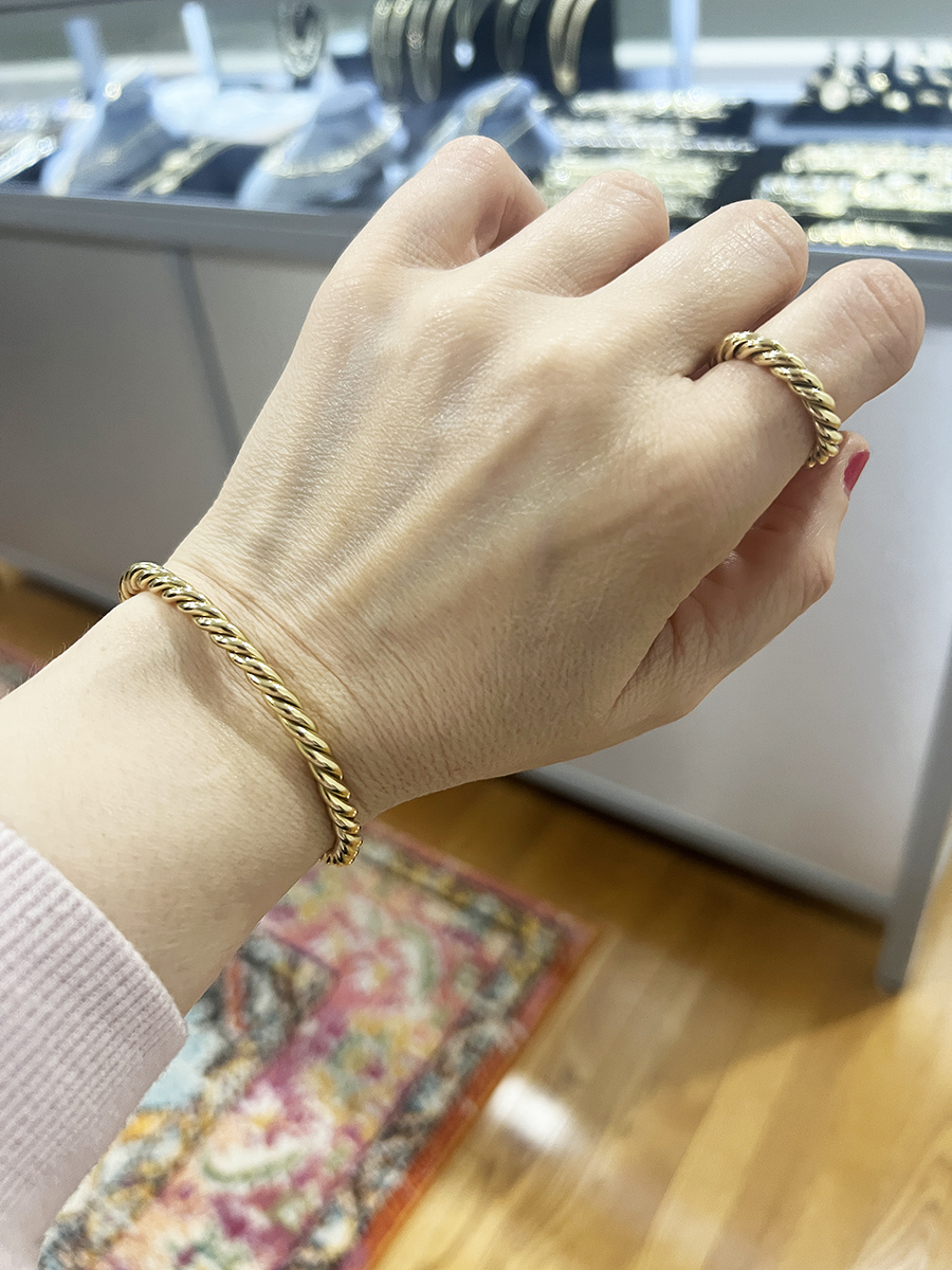 18-karat-rope-cuff-bangle-02