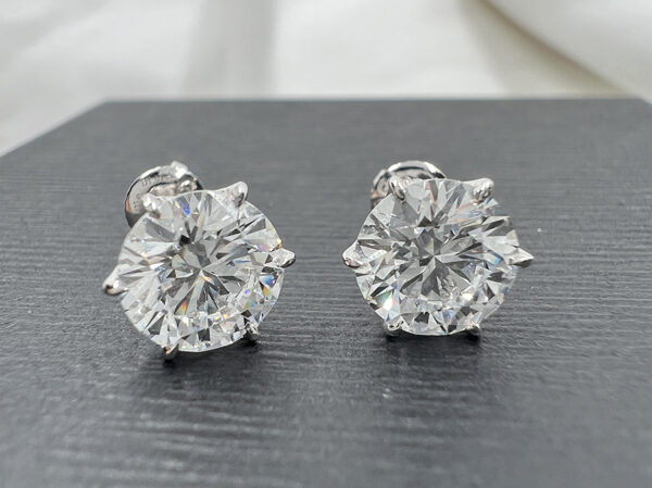 lab-diamond-earrings