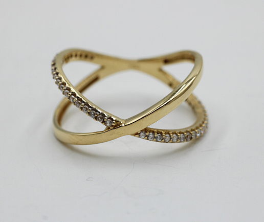 18 karat gold cross ring