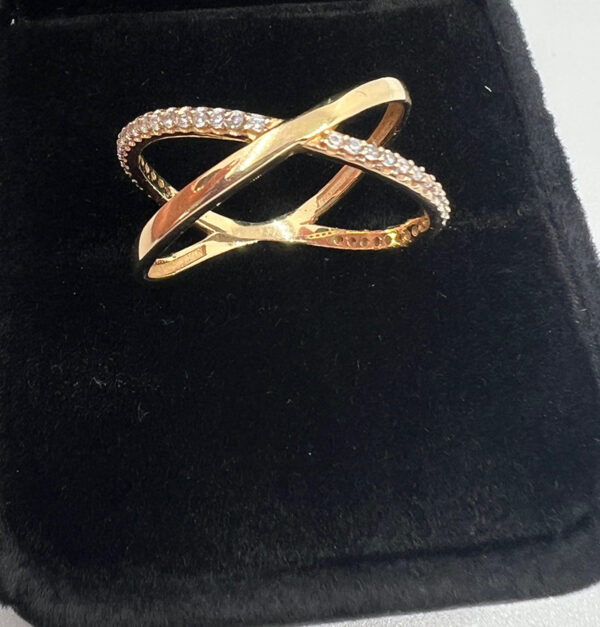 18 karat gold cross ring