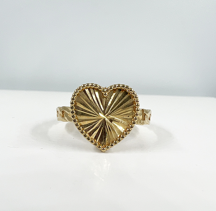 18k-gold-heart-ring-0