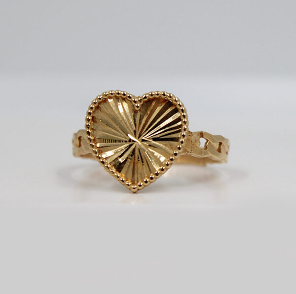 18k-gold-heart-ring