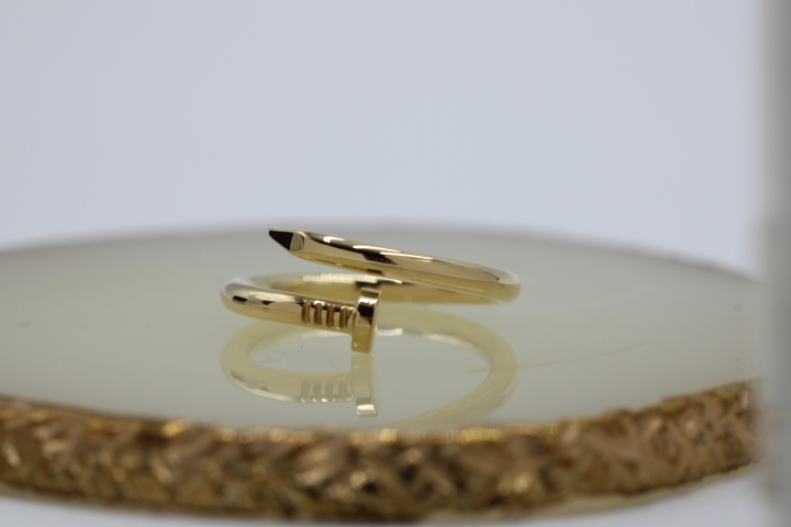 nail-ring-18k-gold-0