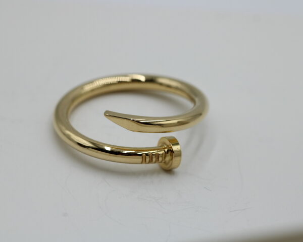 nail-ring-18k-gold-0