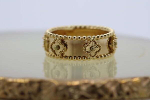sweet clovers ring