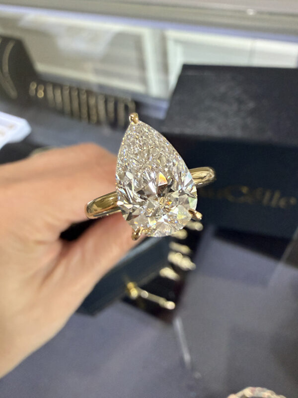 pear diamond engagement ring