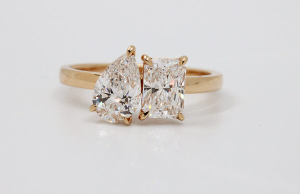 Toi et Moi lab diamond ring