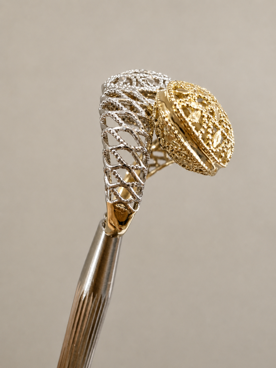 18K-two-tone-gold-filigree-statement-ring-08
