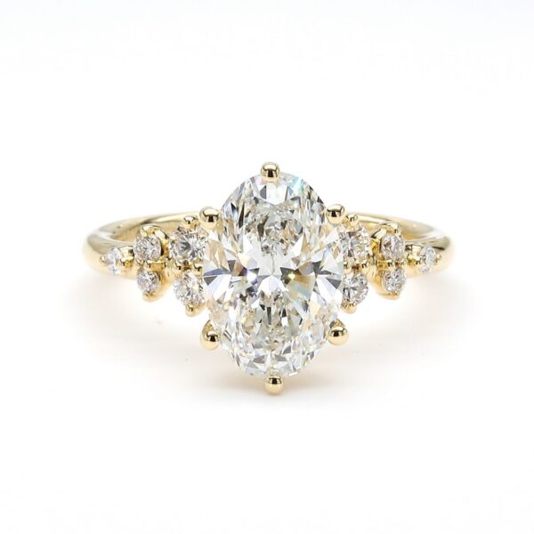 oval-cluster-lab-diamond-ring