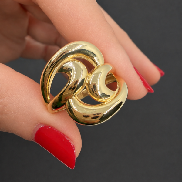 18-karat-gold-wave-ring