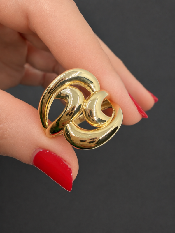 18-karat-gold-wave-ring