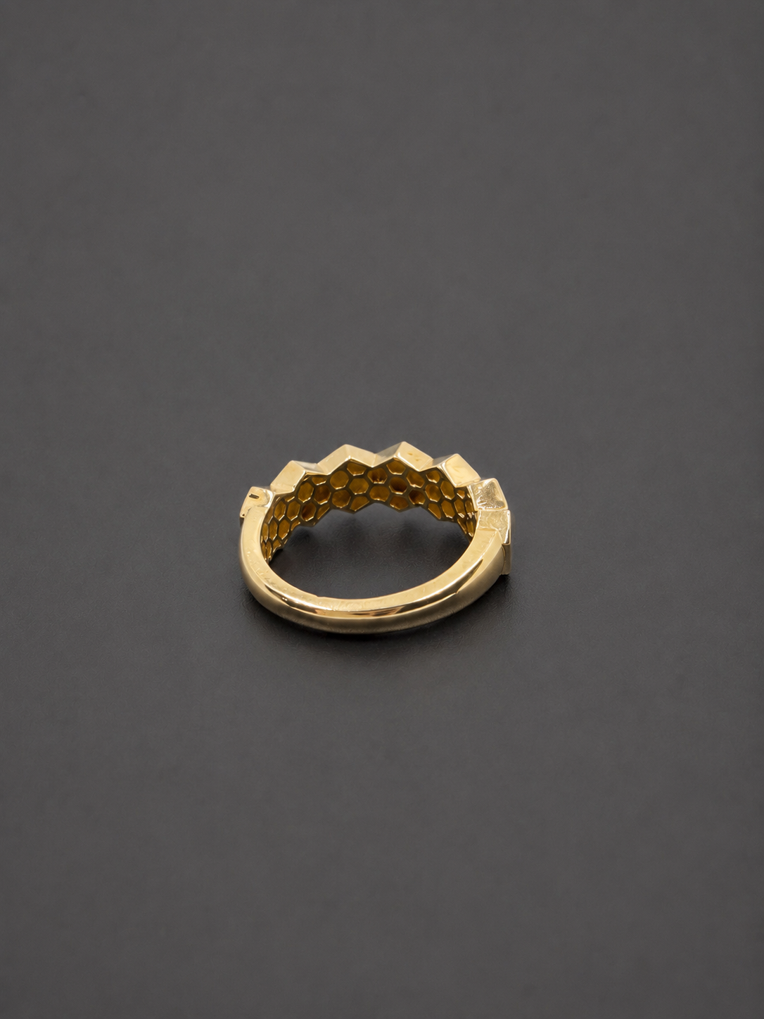 18k-gold-honeycomb-ring-06