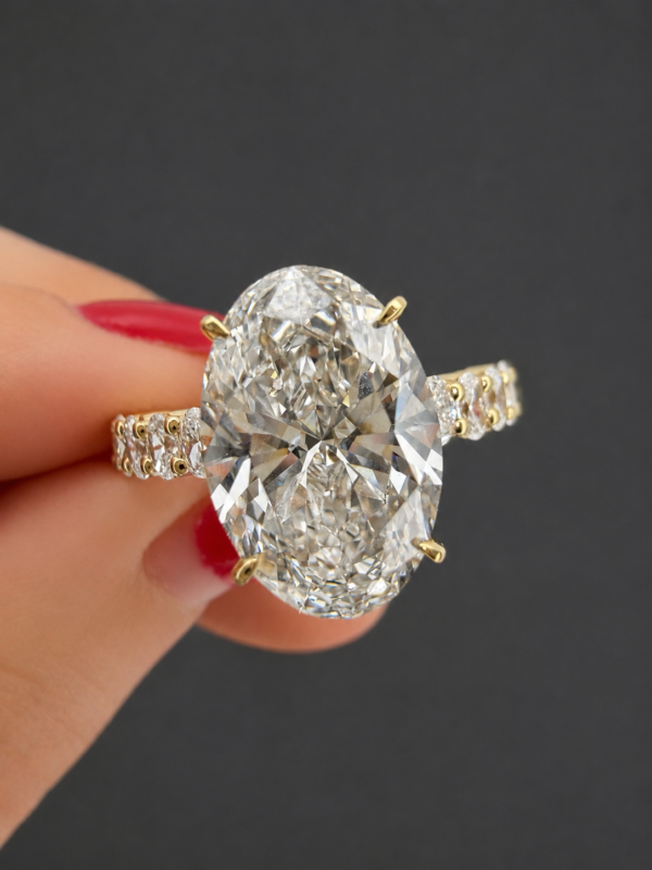 oval-3.5-carat-diamond-ring