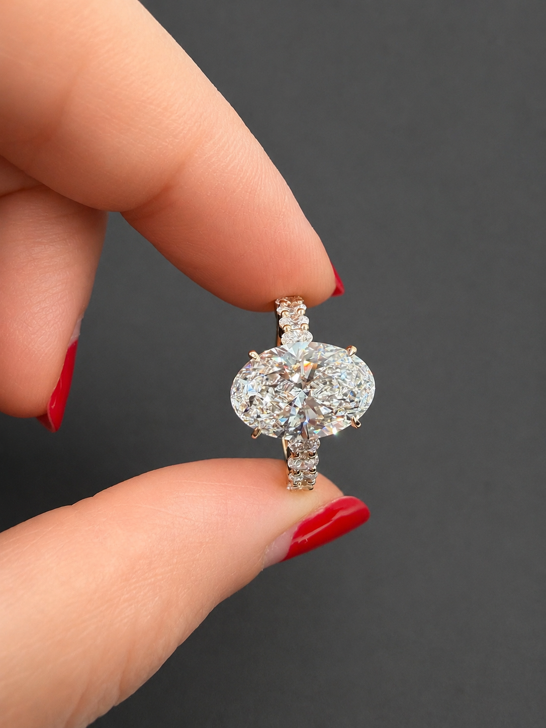 oval-3.5-carat-diamond-ring-with-oval-pave-band-010