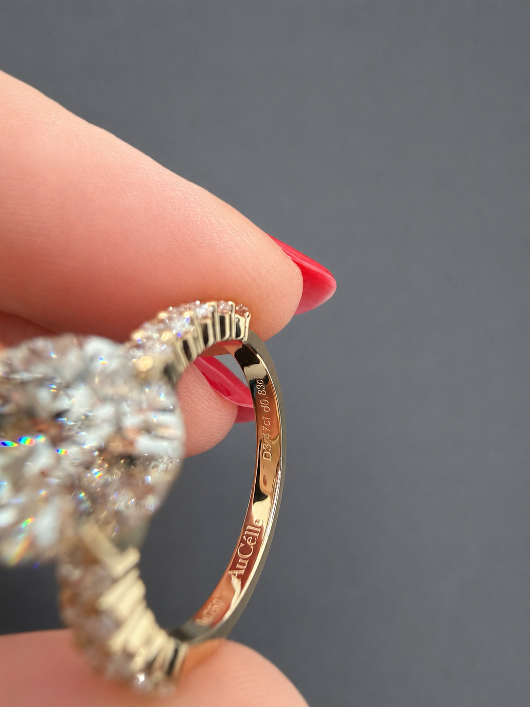 oval-3.5-carat-diamond-ring-with-oval-pave-band-012
