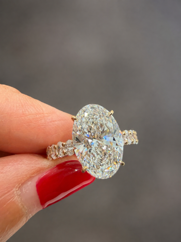 oval-3.5-carat-diamond-ring-with-oval-pave-band