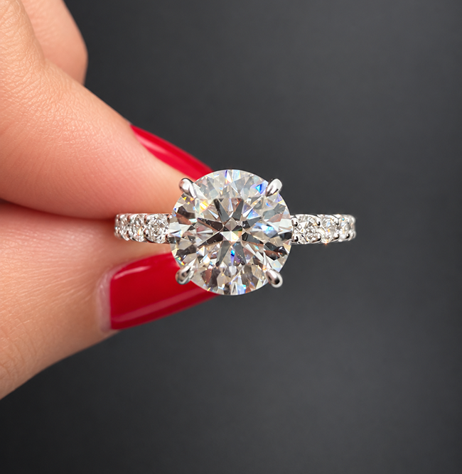 1.5-carat-round-lab-grown-diamond-engagement-ring
