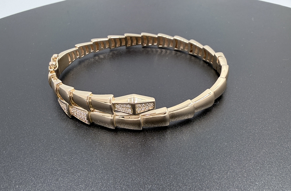 18K-Gold-Serpentine-Snake-Bangle-06