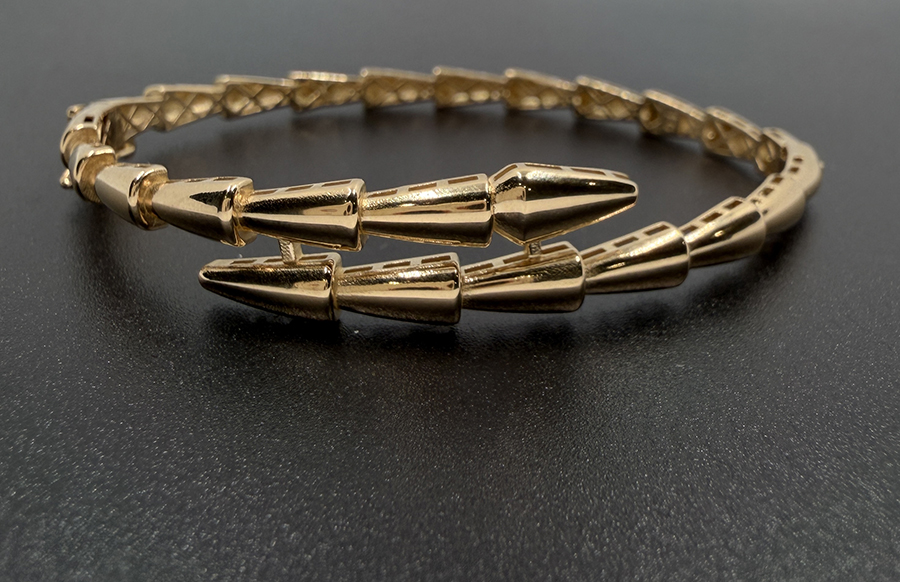 18k-gold-snake-bangle-000