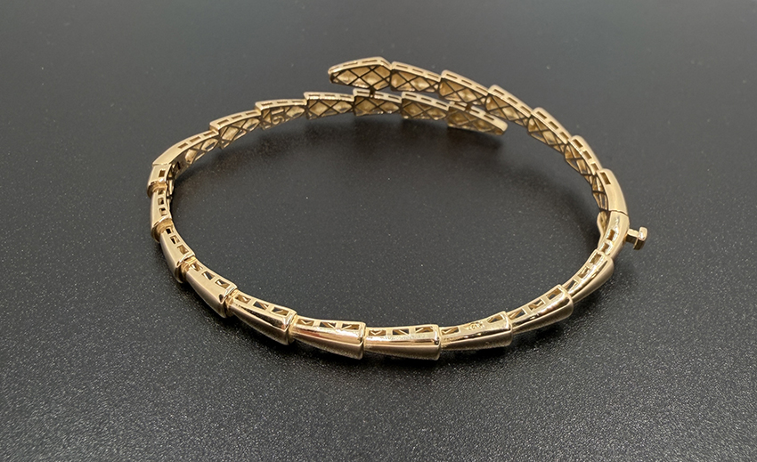 18k-gold-snake-bangle-03