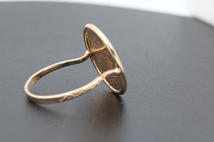 18-karat-gold-ring-with-lira-coin-02