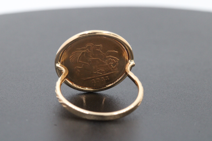 18-karat-gold-ring-with-lira-coin-03