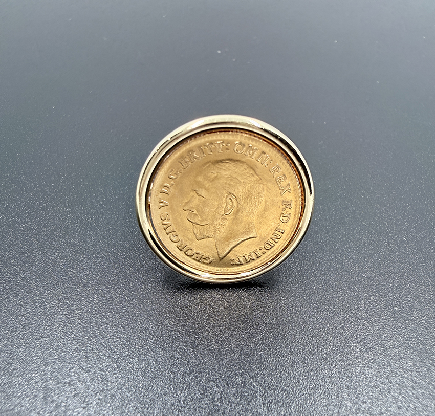 18-karat-gold-ring-with-lira-coin-05 18-karat-gold-ring-with-lira-coin