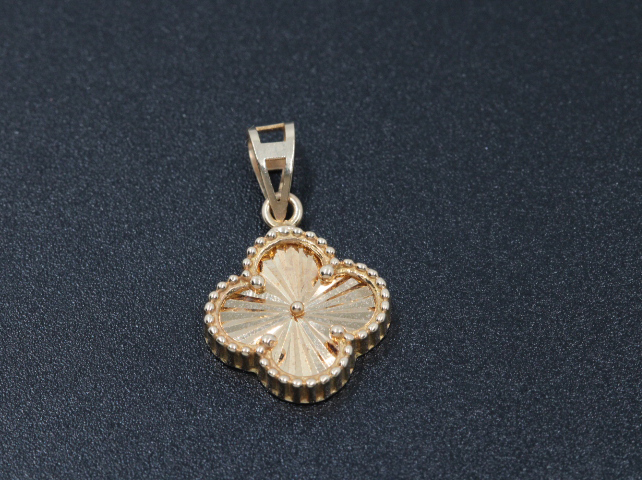 flower-18k-gold-pendant-04