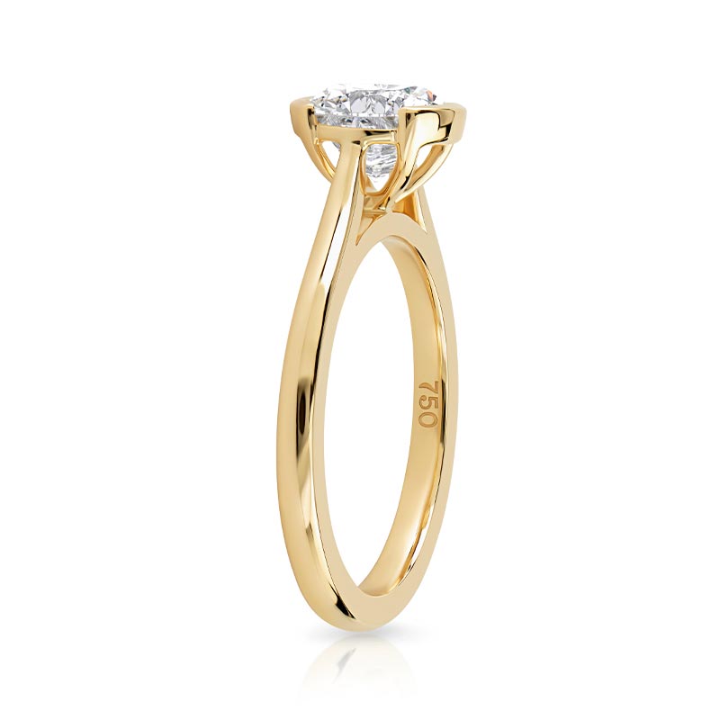 round-lab-diamond-half-bezel-18k-yellow-gold-02